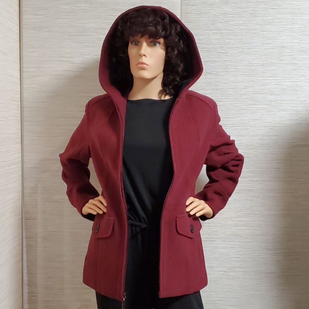 Ladies wool coat . NEW